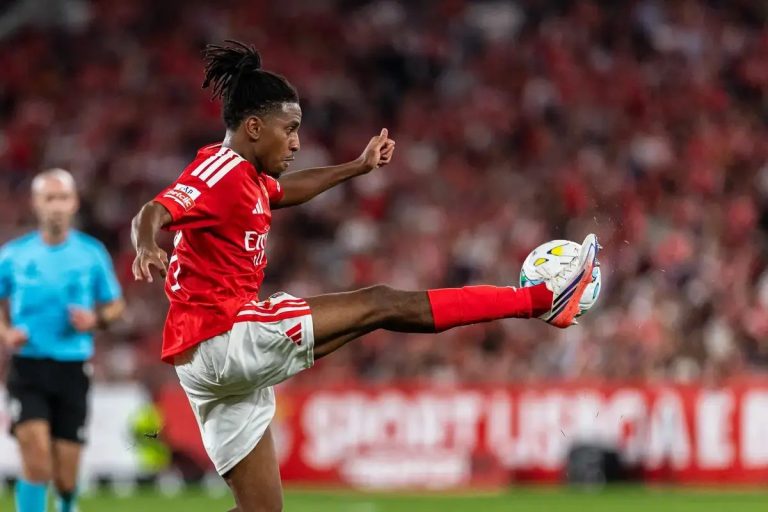 Benfica vence Marítimo e reforça luta pelas posições no plantel