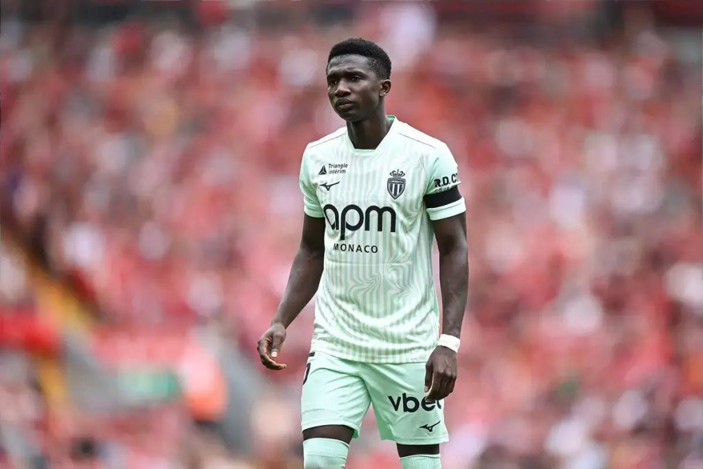 Chelsea falha contratação de Lamine Camara mesmo com acordo firmado