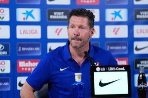 Diego Simeone recusa falar sobre Julián Álvarez após derrota do atlético