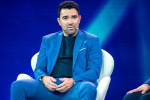 Deco confirma que Barcelona já ultrapassou caso Julian Alvarez