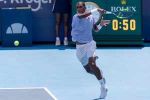 Felix Auger-Aliassime cai no US Open após doença inesperada
