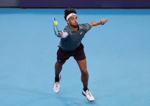 Lorenzo Musetti afastado do open do japão por nova lesão