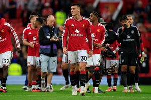 Benjamin Sesko revela reação do balneário do man united após empate com Everton
