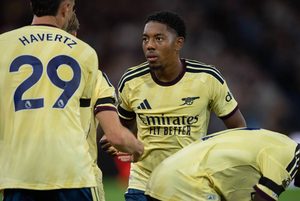 Arsenal e Chelsea com decisões chave para o derby de londres