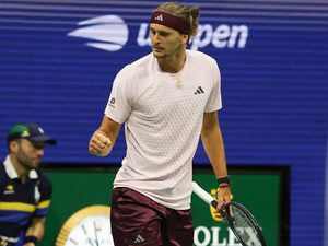 Zverev garante quarto de final no US Open com vitória sólida