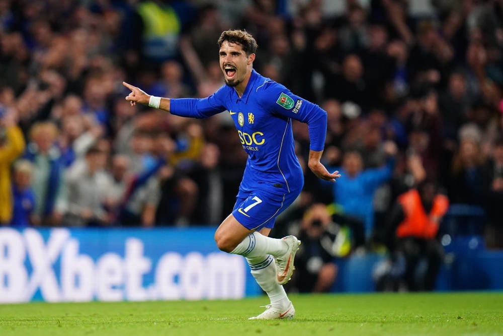 Pedro Neto renova com o Chelsea até 2032 numa grande aposta
