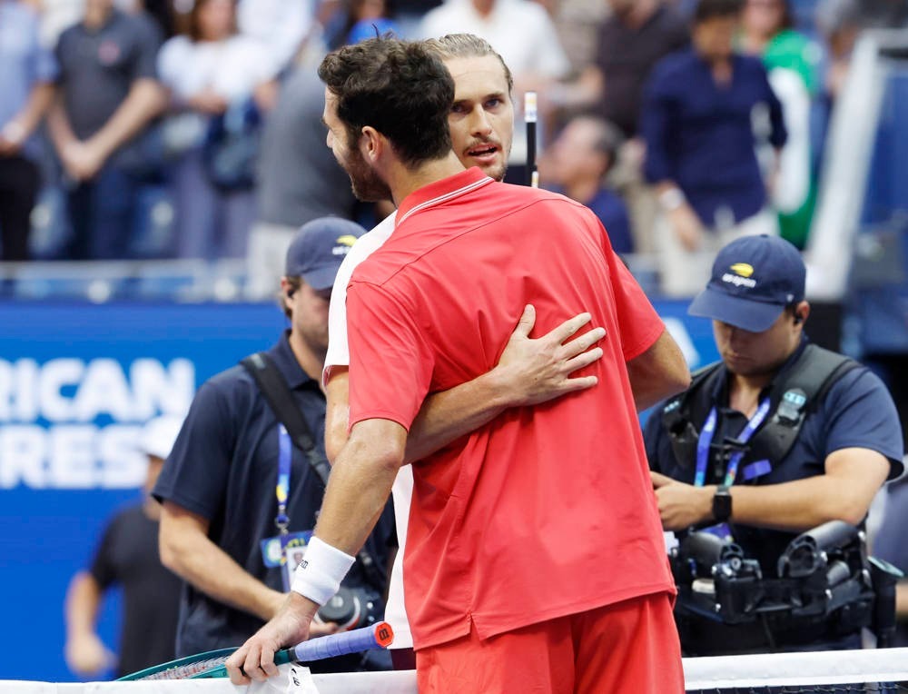 Zverev vence khachanov em jogo intenso nos oitavos do us open