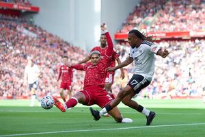 Liverpool volta a deixar pontos em anfield e preocupa adeptos