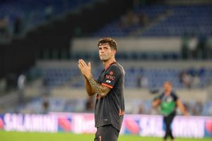 Christian Pulisic destaca no regresso ao AC Milan com assistência decisiva