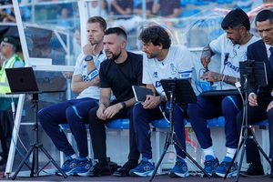 Farioli destaca reações e coisas estranhas em vitória do FC Porto