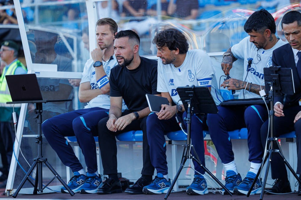 Farioli destaca reações e coisas estranhas em vitória do FC Porto