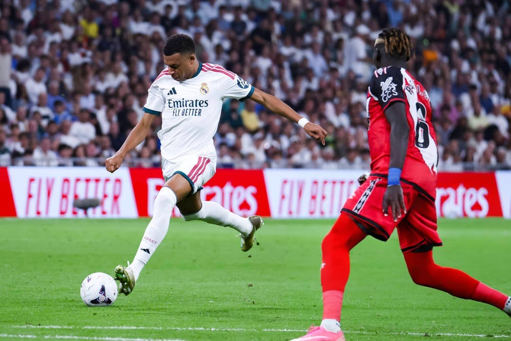 Mbappé bis ajuda Real Madrid a vencer Rayo Vallecano por 4-1