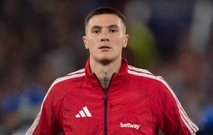 Benjamin Sesko está muito melhor do que na época passada