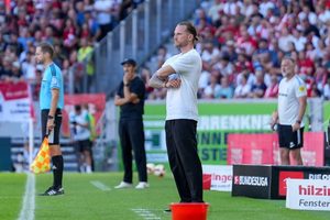 Borussia Monchengladbach despede treinador Polanski após três derrotas