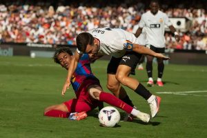 Lamine Yamal brilha em vitória categórica do Barcelona sobre o Valencia