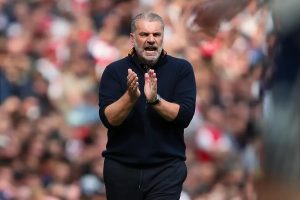Postecoglou sente-se abençoado por fazer parte da história de Cristiano Ronaldo