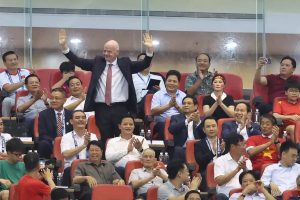 Processo da UEFA pode ser o começo do fim para Gianni Infantino