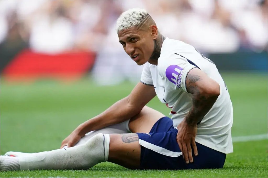 Richarlison critica direção do Tottenham após pressão para sair