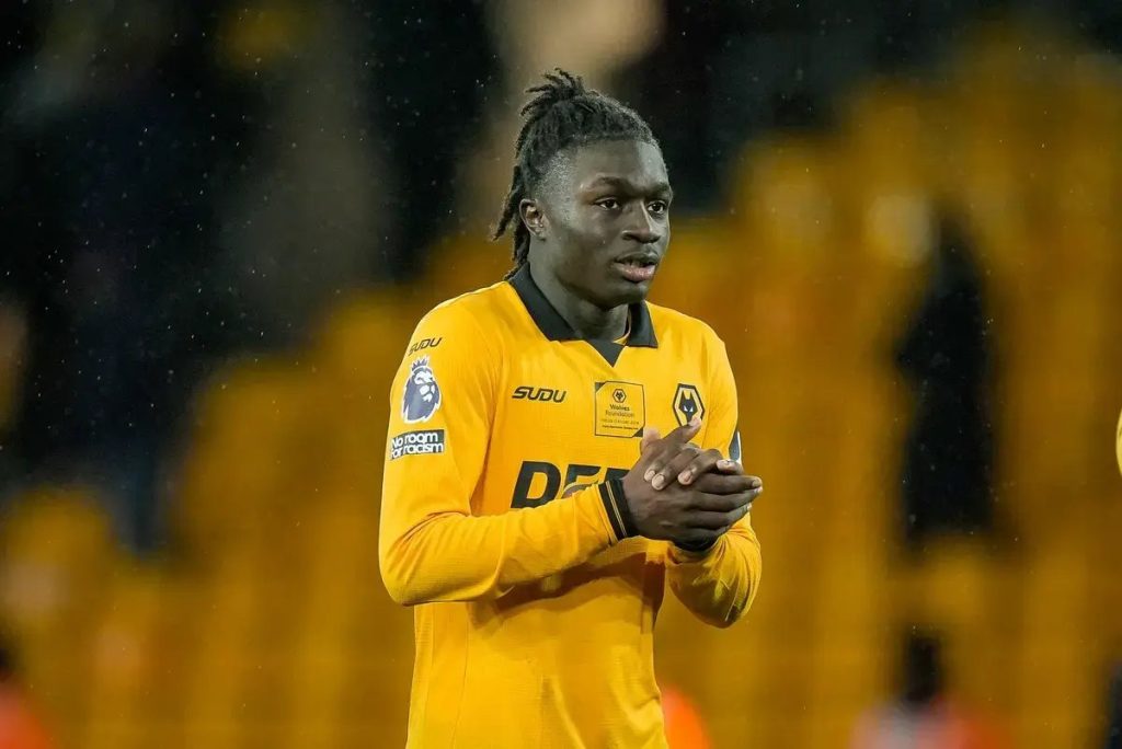 Wolves rejeitaram oferta de última hora de Liverpool por Mateus Mane
