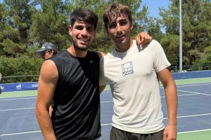 Carlos Alcaraz emotionally returns to US Open practice after four months out