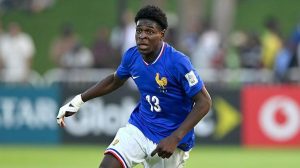 Arsenal target Emmanuel Mbemba ends PSG interest with Paris FC transfer