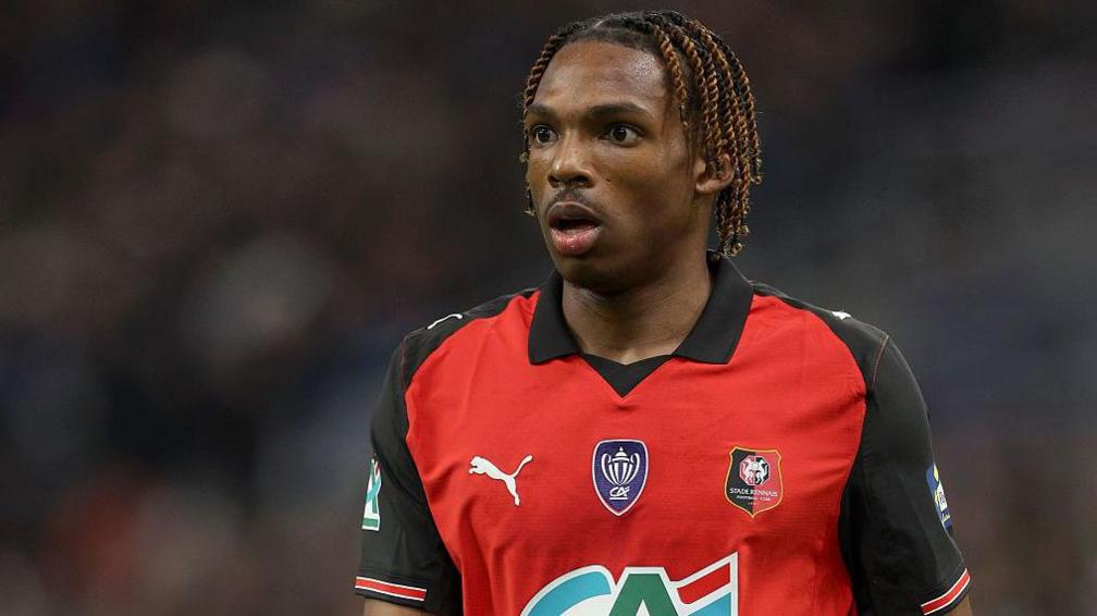 Liverpool secures £60m deal for Jeremy Jacquet amid fierce Chelsea battle