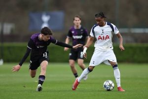 Manchester United moves quickly to sign Tottenham winger Tynan Thompson amid Hamburg interest