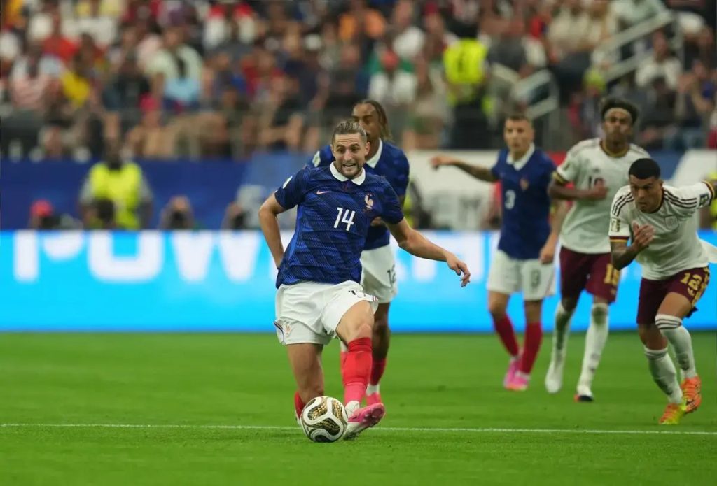 Adrien Rabiot condemns France’s “unacceptable behaviour” after World Cup loss, plans talks with new Milan coach