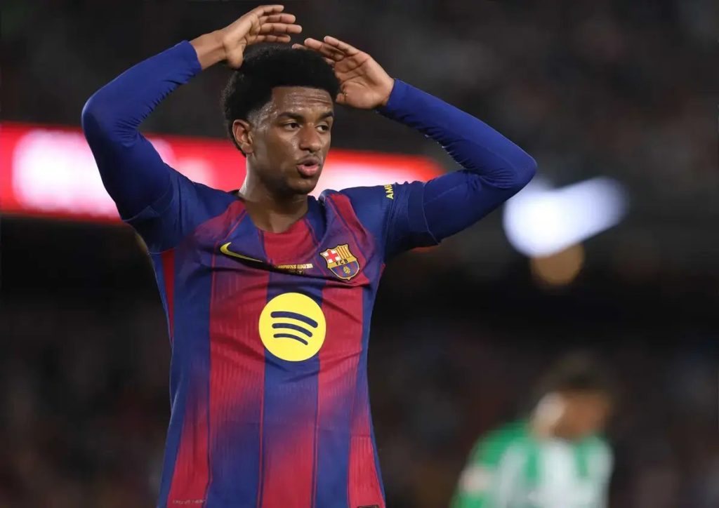 Alejandro Balde omitted from Barcelona squad ahead of Manchester United transfer talks
