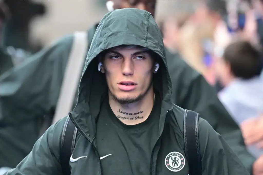 Alejandro Garnacho prioritizes Roma as Chelsea seek to offload winger