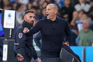 “Allegri expelled and irritated after Napoli’s crazy draw with Roma.”