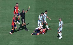 Argentina players turn backs on Spain during medal ceremony after final brawl