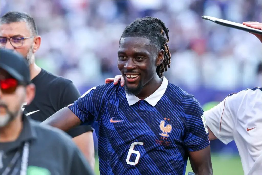 Arsenal agrees personal terms with Manu Kone as Bradley Barcola urged to stay at PSG