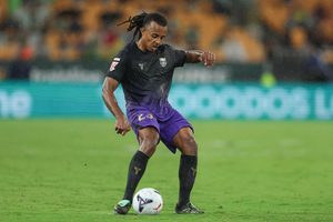 Arsenal enfrenta Liverpool para contratar Jules Kounde ao Barcelona