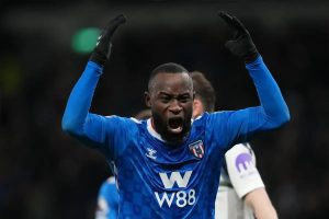 Arsenal eyes versatile right-back Lutsharel Geertruida amid Liverpool and Iraola interest