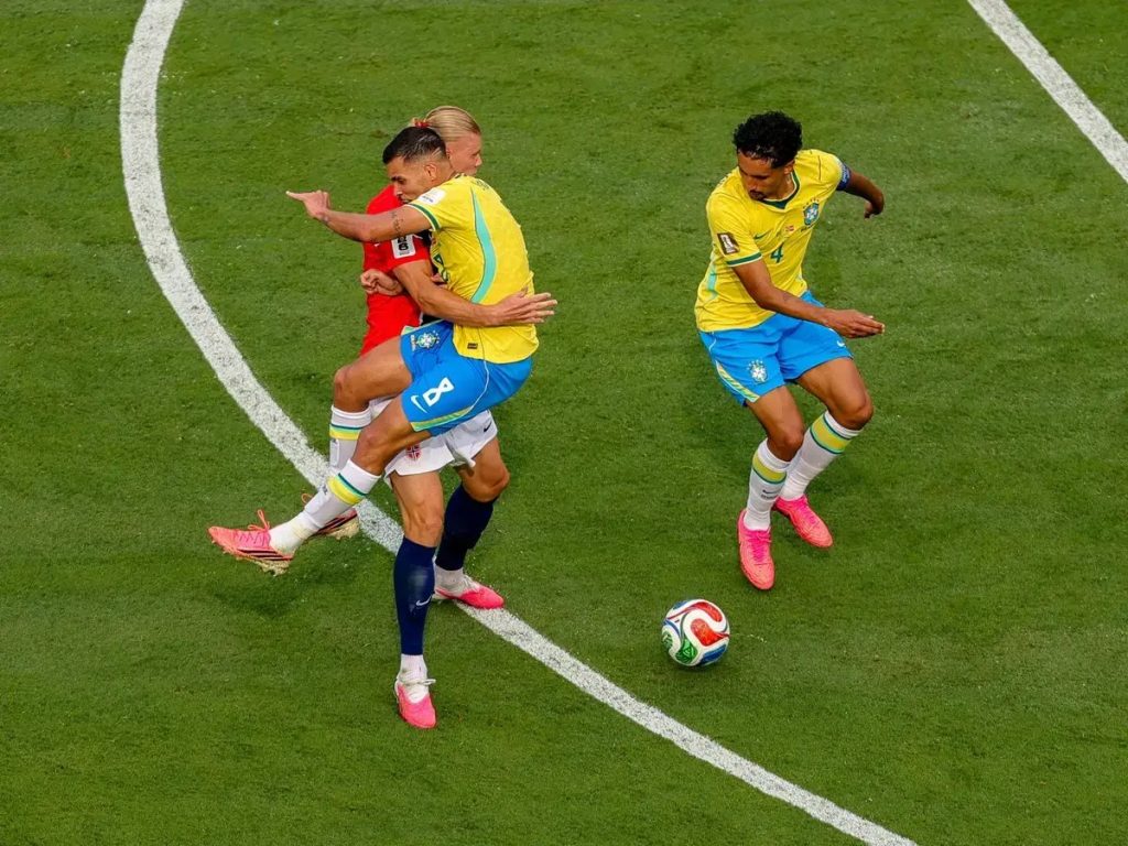 Arsenal poised to bid £70m for Bruno Guimaraes as Newcastle resist sale