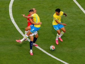 Arsenal poised to bid £70m for Bruno Guimaraes as Newcastle resist sale