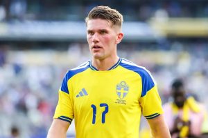 Arsenal poised to offer Viktor Gyokeres plus cash for Julian Alvarez transfer