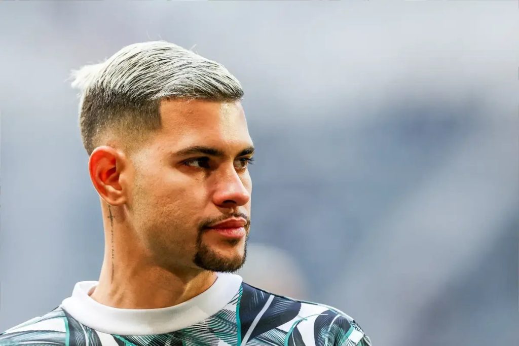 Arsenal receive green light for Guimaraes as United and Spurs battle for Fernandes