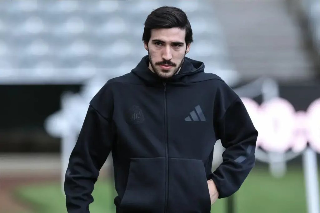 Arsenal rejects Sandro Tonali over wage demands as Tottenham close in on £100m deal