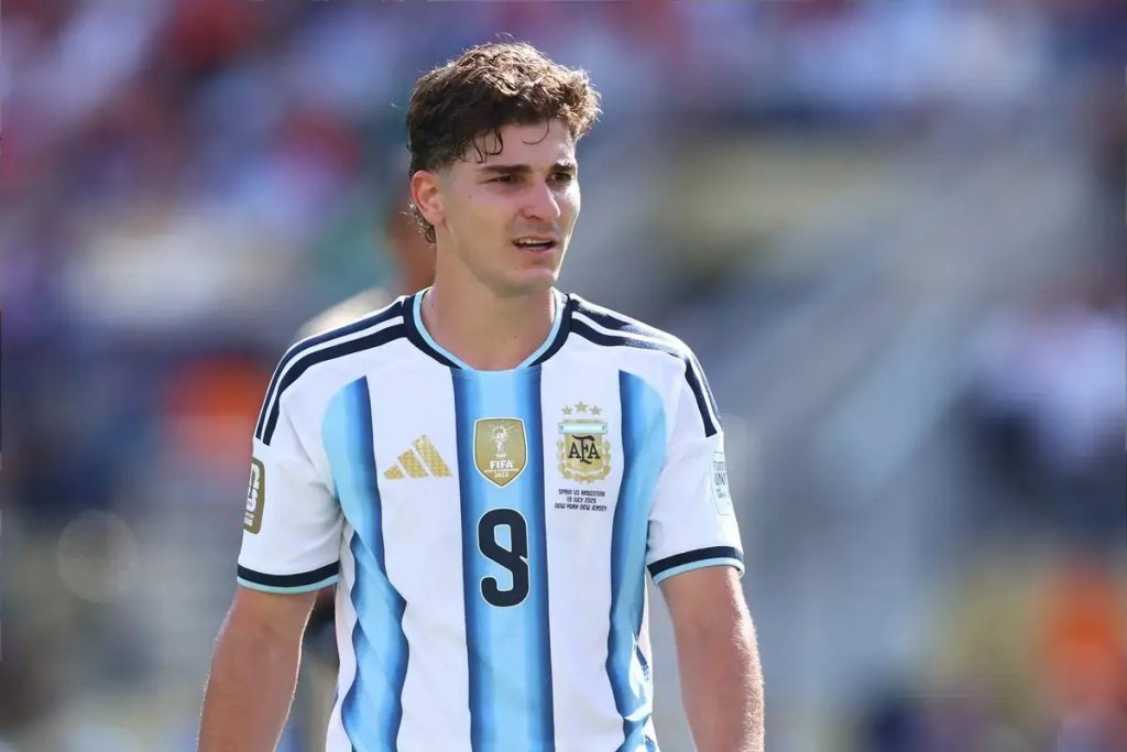 Arsenal still in the race for Julian Alvarez despite €500m release clause, says Ben Jacobs