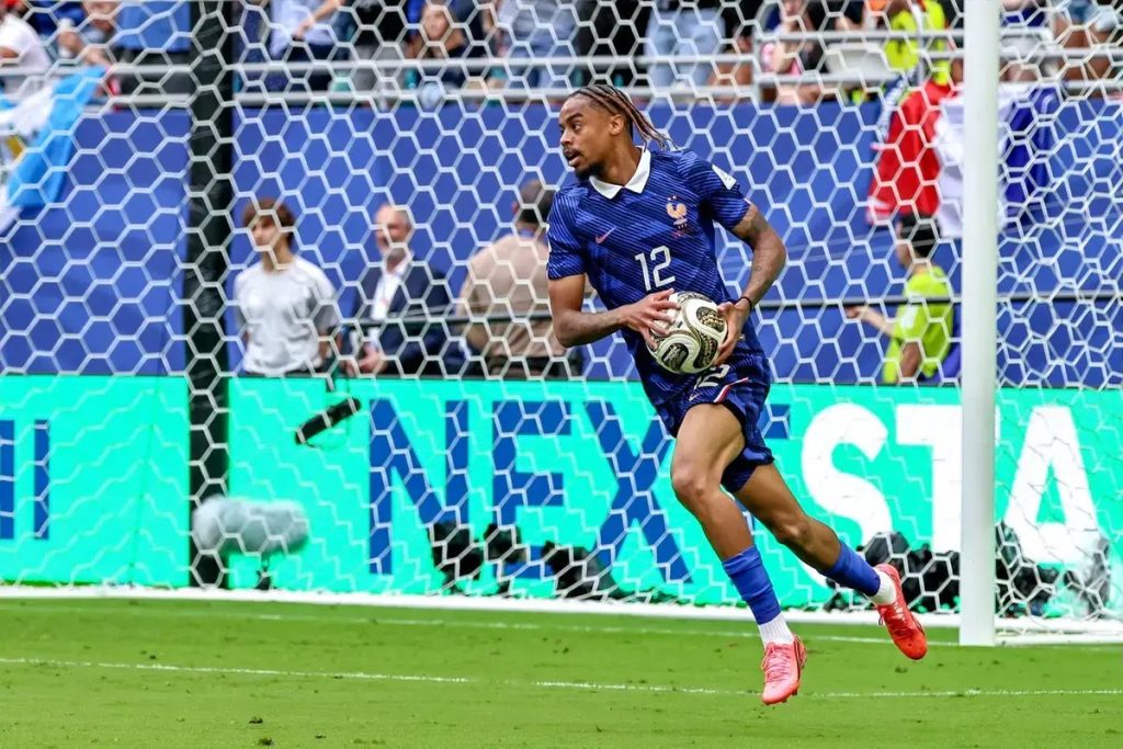 Arsenal targets PSG star Bradley Barcola with €90 million offer amid €120 million valuation