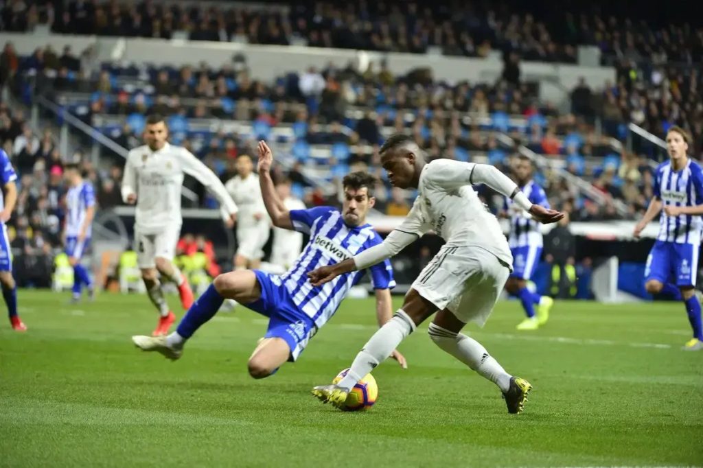 Arsenal targets three top wingers after Vinicius Jr. stays at Real Madrid
