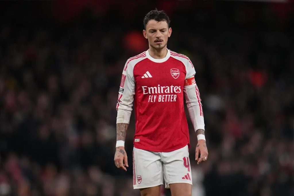 Arsenal targets wan-bissaka amid Ben White doubts as Tottenham bids £85m for Kroupi
