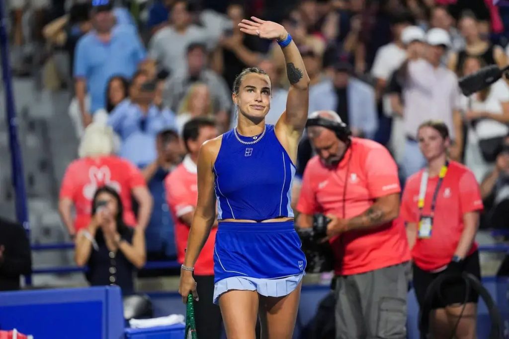 Aryna Sabalenka, Iga Swiatek, Jessica Pegula power through rain-delayed Canadian Open