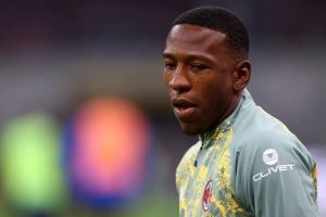 Aston Villa agree personal terms with AC Milan’s Pervis Estupinan