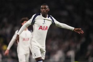 Aston Villa and Crystal Palace ready to out-bid Juventus for Randal Kolo Muani