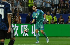 Aston Villa ready to slash Emiliano Martinez transfer fee for Juventus deal