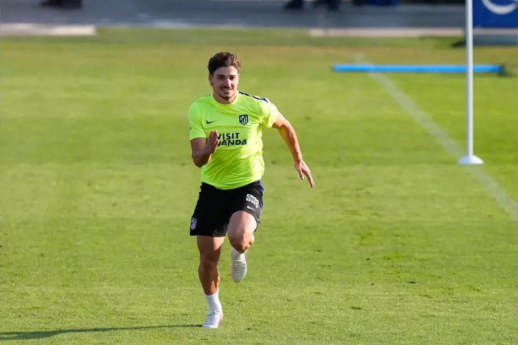 Atletico prefer Julian Alvarez to join Arsenal over Barcelona as transfer nears