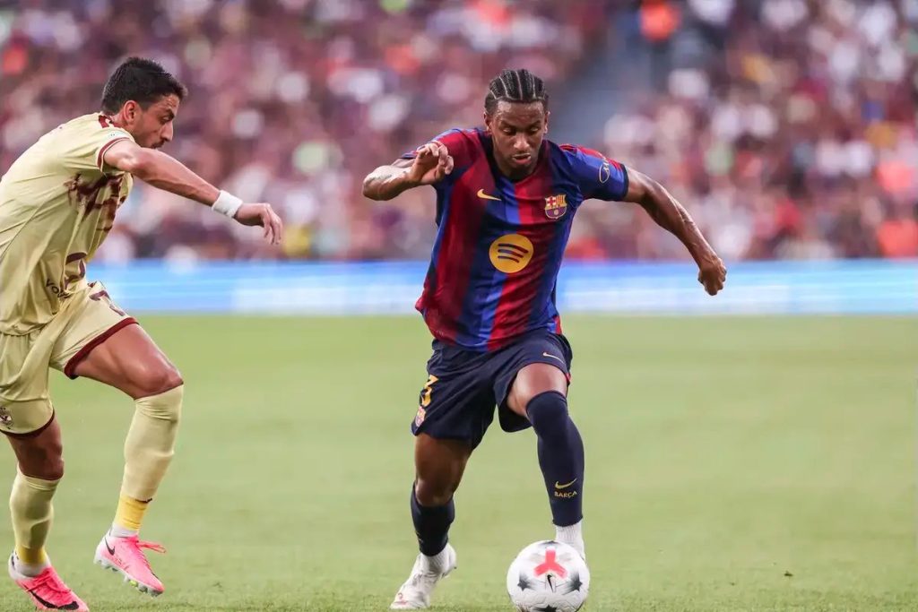 Barcelona’s Alejandro Balde opens door to Man United transfer amid left-back race